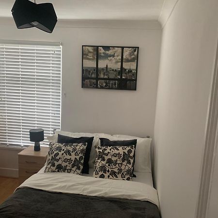 Central Stratford Cozy Double Room Лондон Экстерьер фото