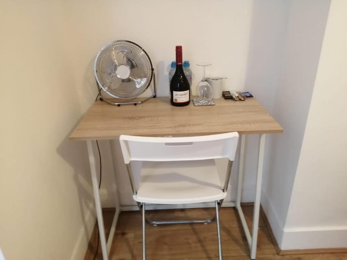 Central Stratford Cozy Double Room Лондон Экстерьер фото