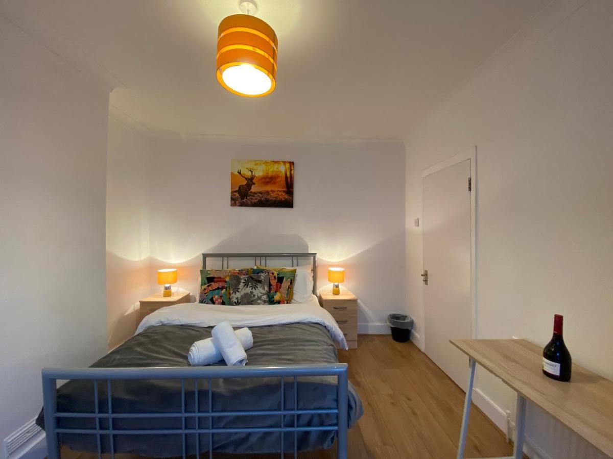 Central Stratford Cozy Double Room Лондон Экстерьер фото
