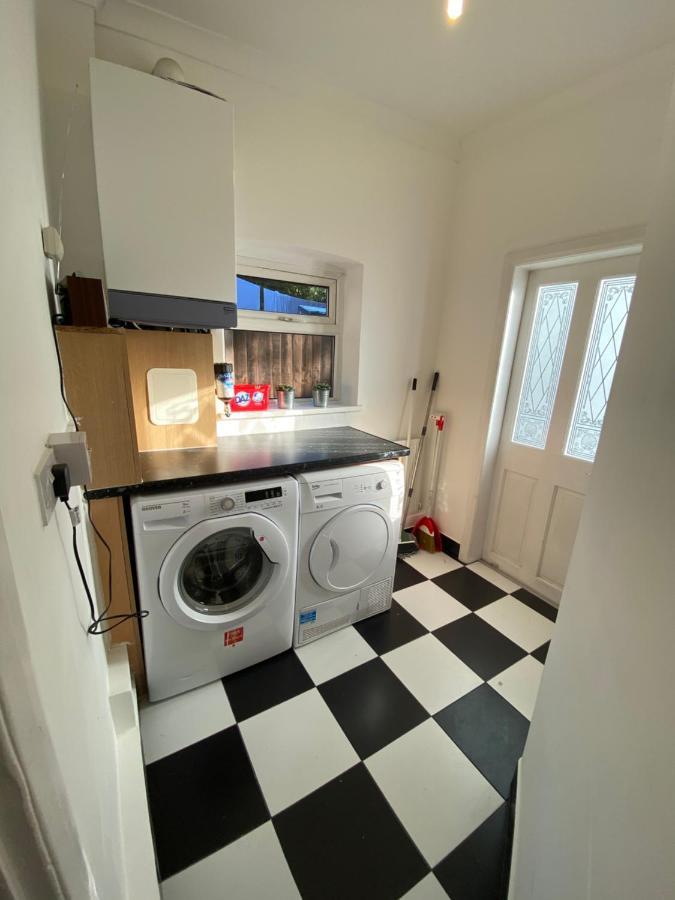 Central Stratford Cozy Double Room Лондон Экстерьер фото