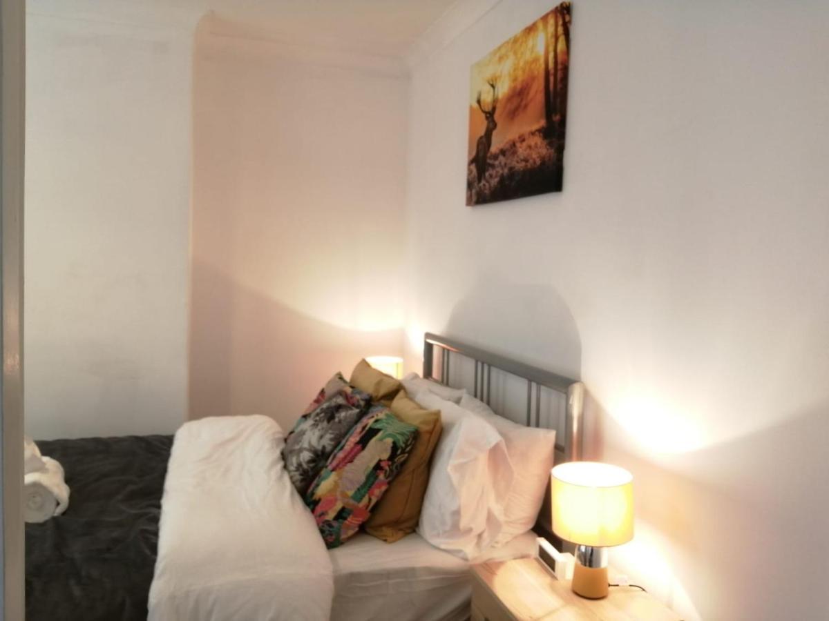 Central Stratford Cozy Double Room Лондон Экстерьер фото