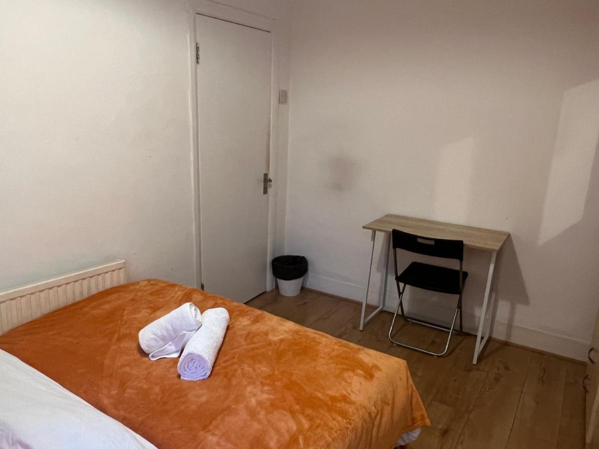 Central Stratford Cozy Double Room Лондон Экстерьер фото