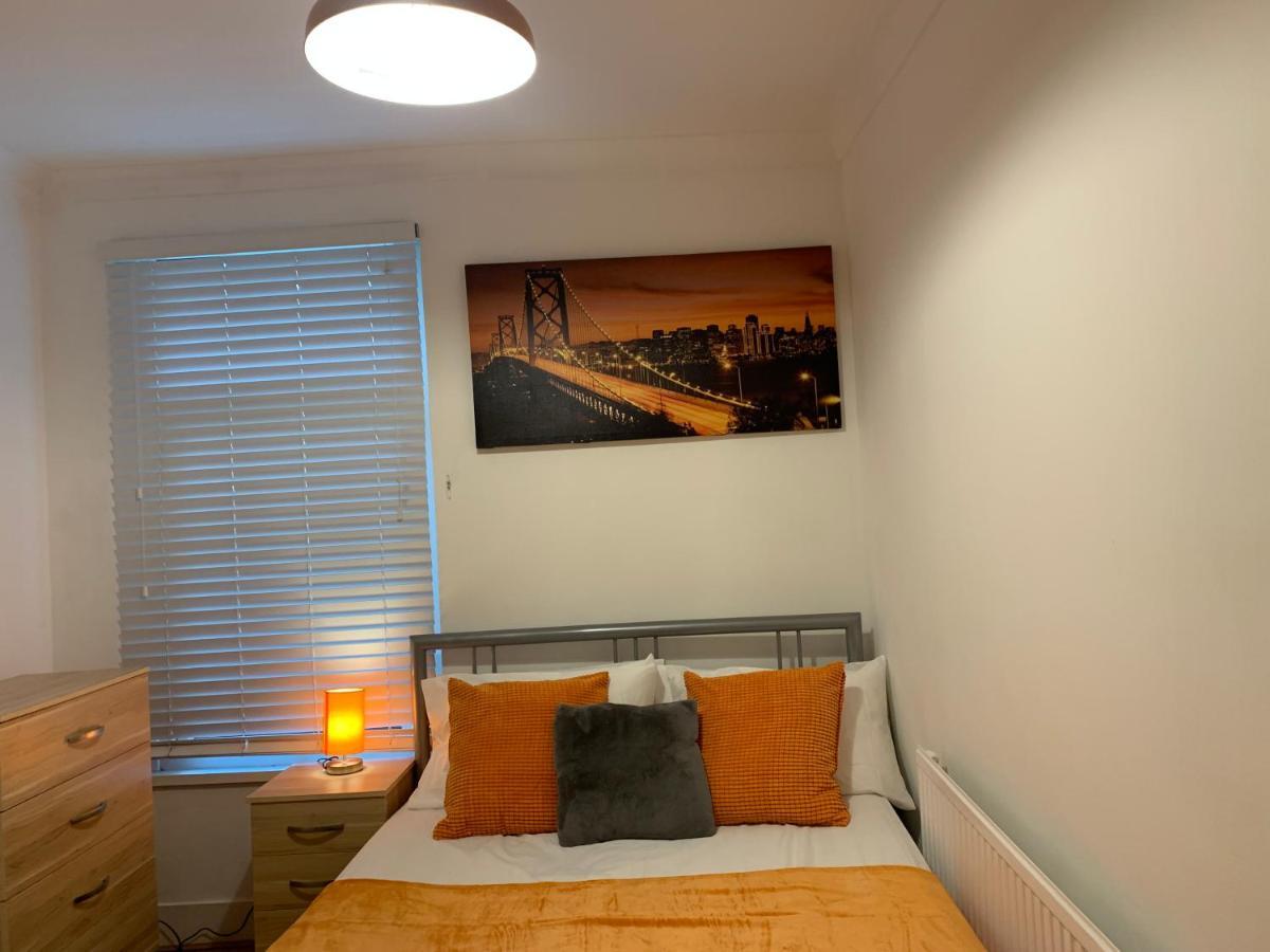 Central Stratford Cozy Double Room Лондон Экстерьер фото
