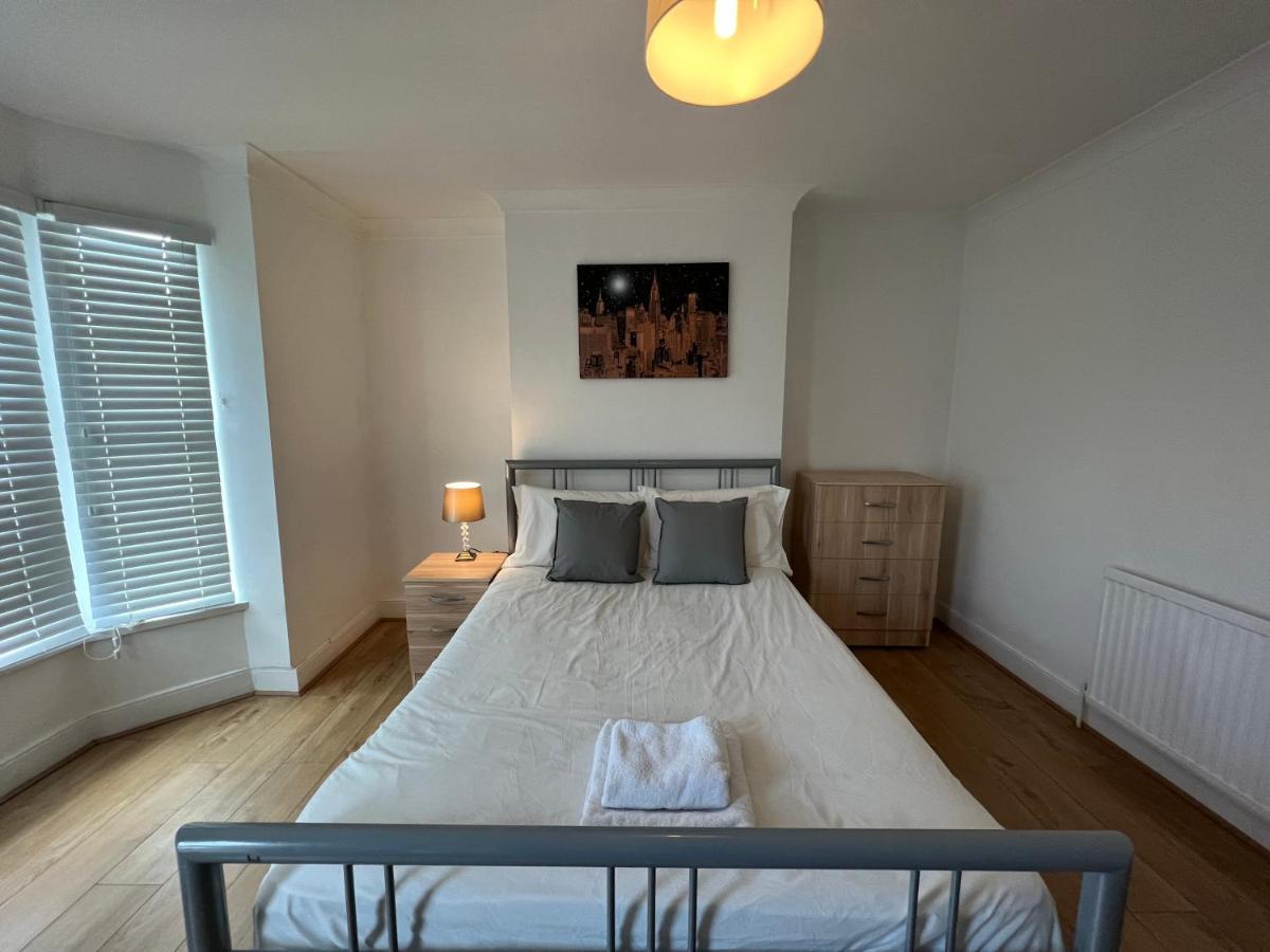 Central Stratford Cozy Double Room Лондон Экстерьер фото