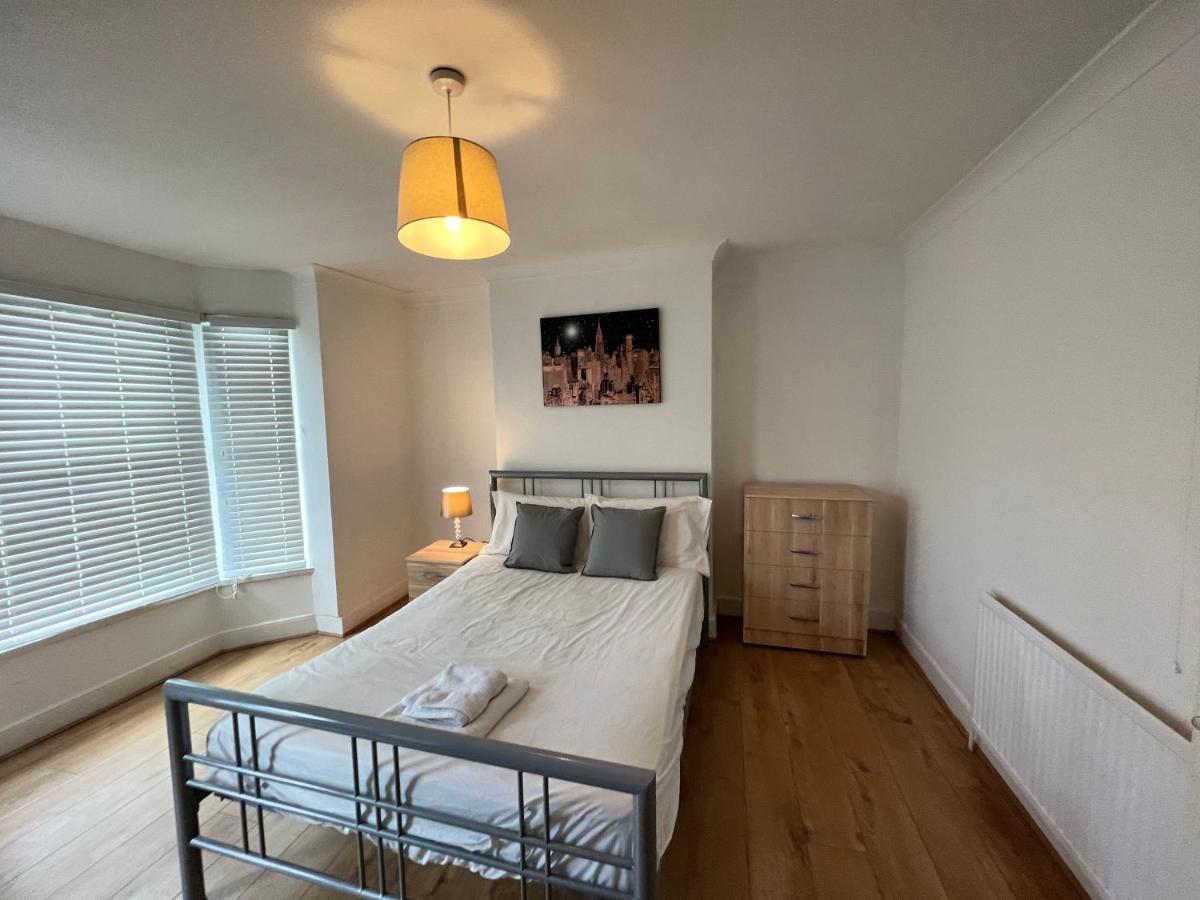 Central Stratford Cozy Double Room Лондон Экстерьер фото