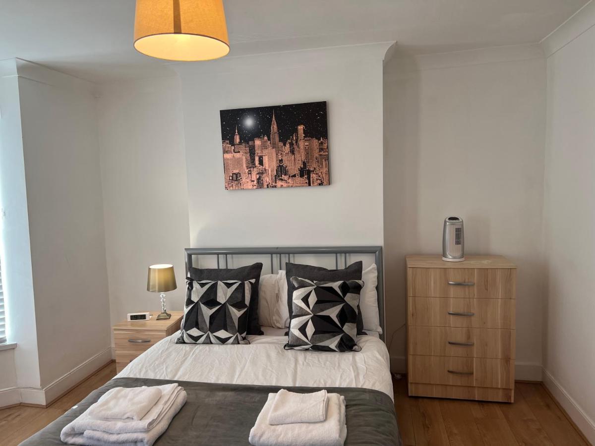 Central Stratford Cozy Double Room Лондон Экстерьер фото
