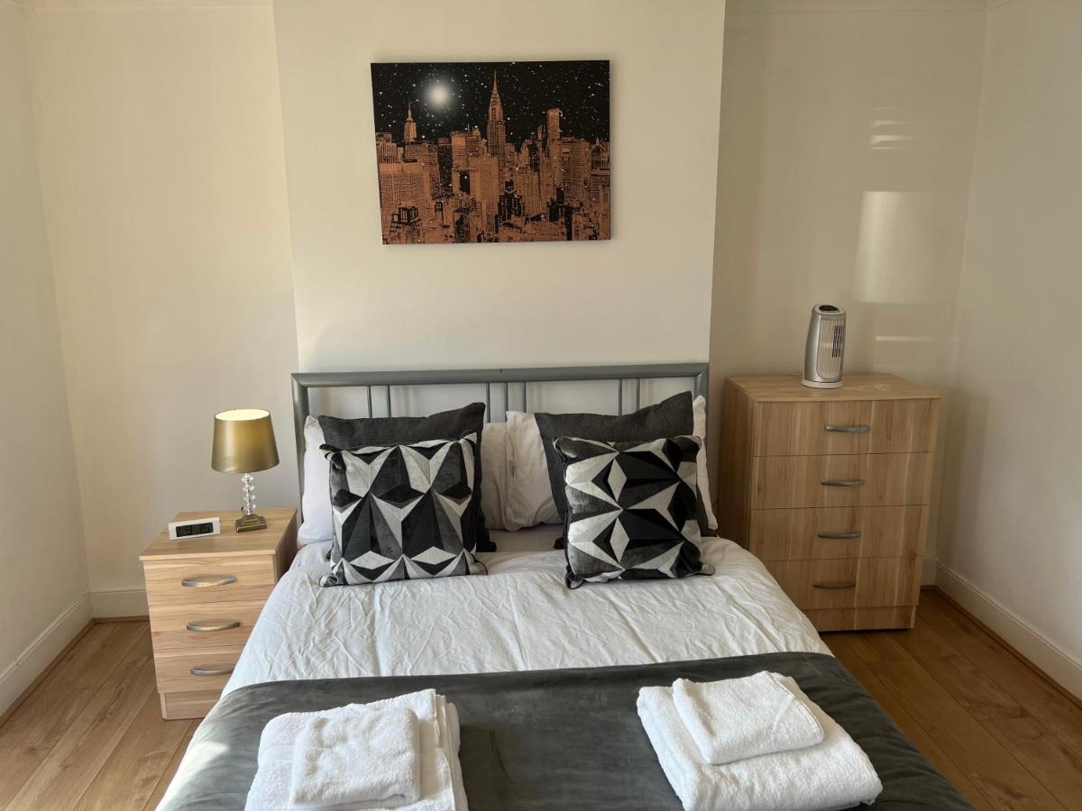 Central Stratford Cozy Double Room Лондон Экстерьер фото