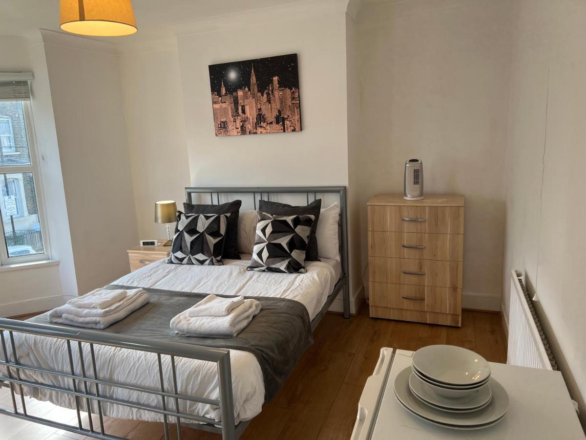 Central Stratford Cozy Double Room Лондон Экстерьер фото