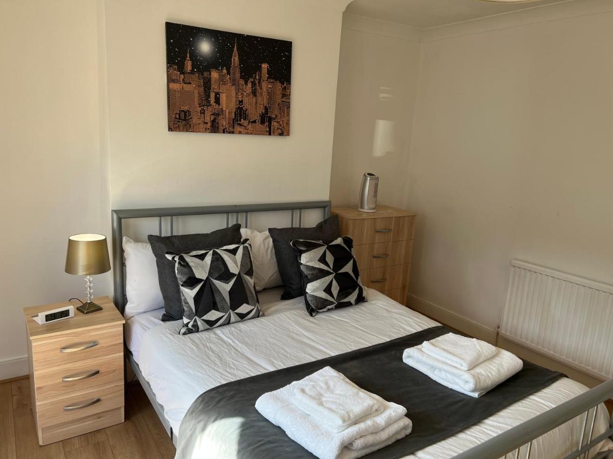 Central Stratford Cozy Double Room Лондон Экстерьер фото
