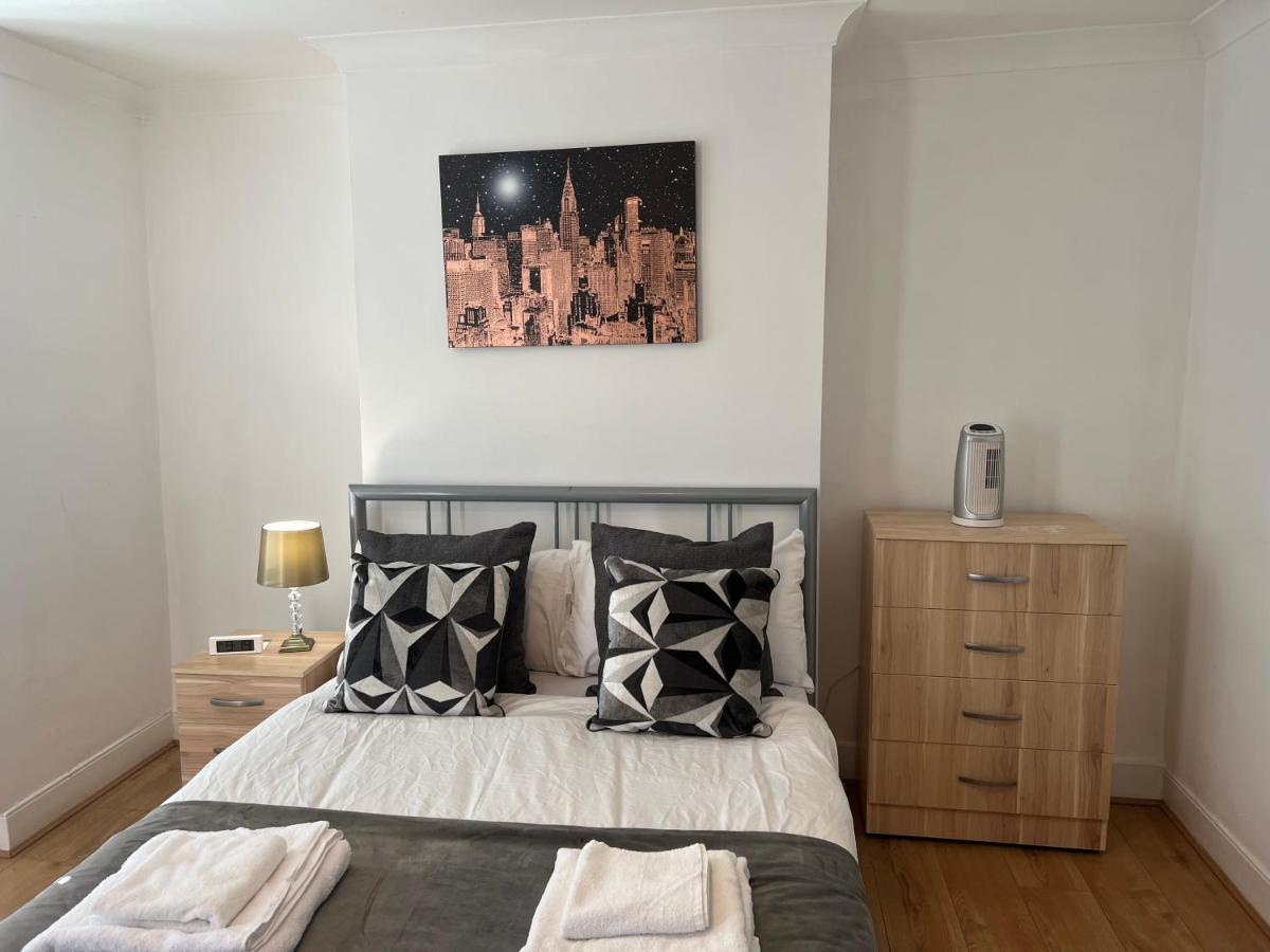 Central Stratford Cozy Double Room Лондон Экстерьер фото