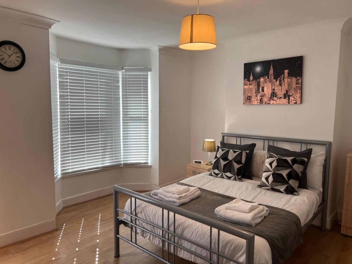 Central Stratford Cozy Double Room Лондон Экстерьер фото