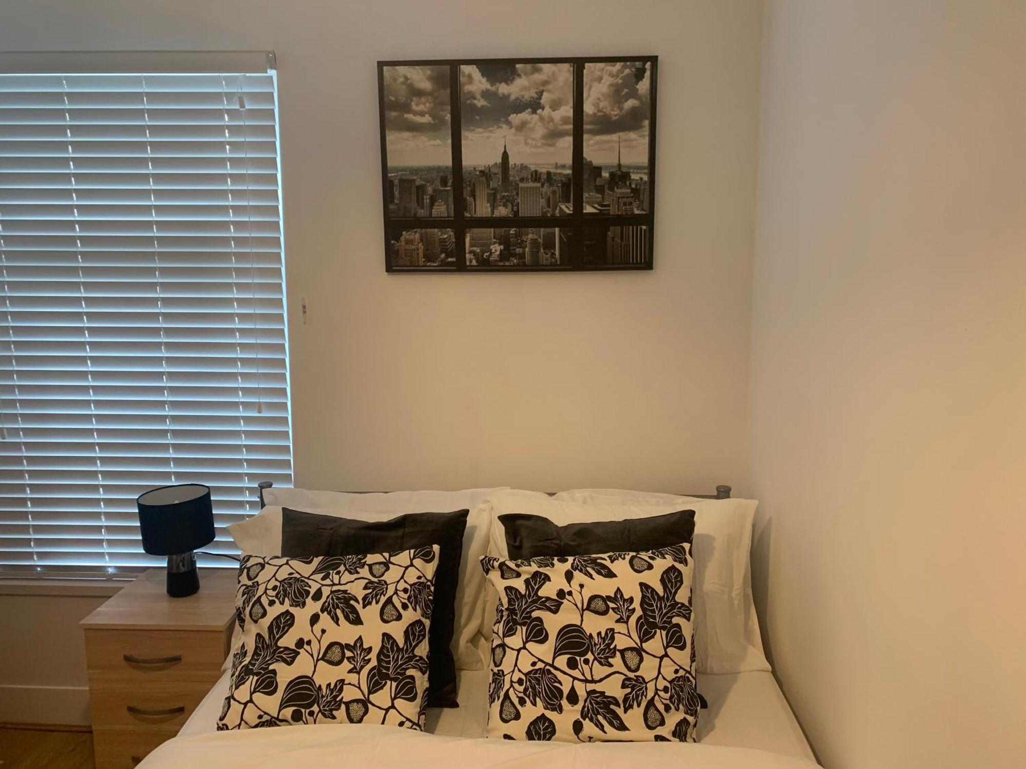 Central Stratford Cozy Double Room Лондон Экстерьер фото